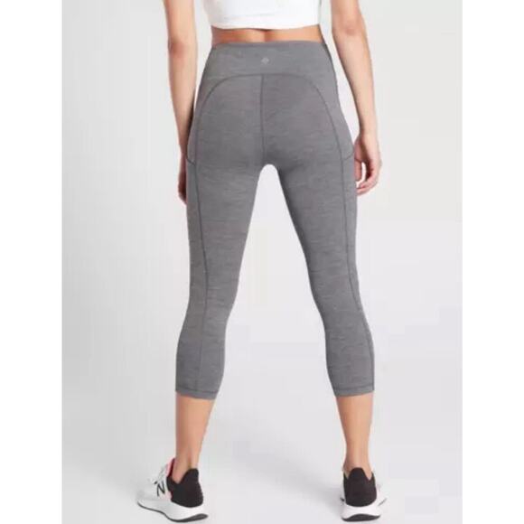 Athleta Ultimate Stash Pocket Capri Grey Heather NWOT Size XS Yoga Pilates Barre - Picture 2 of 11
